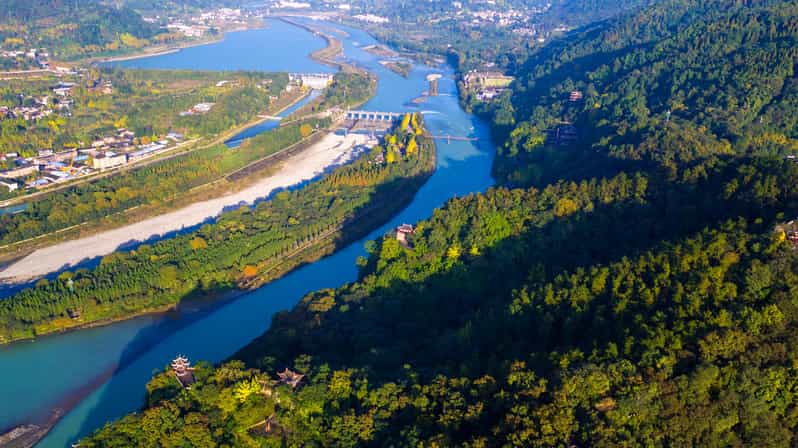 Dujiangyan: Irrigation System & Qingcheng Mountain Day Tour