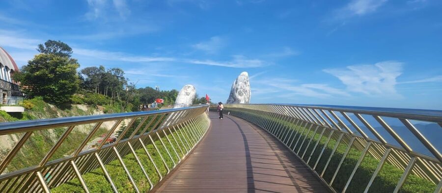 Early Morning Tour to Golden Bridge BaNa Hill to Avoid Crowd