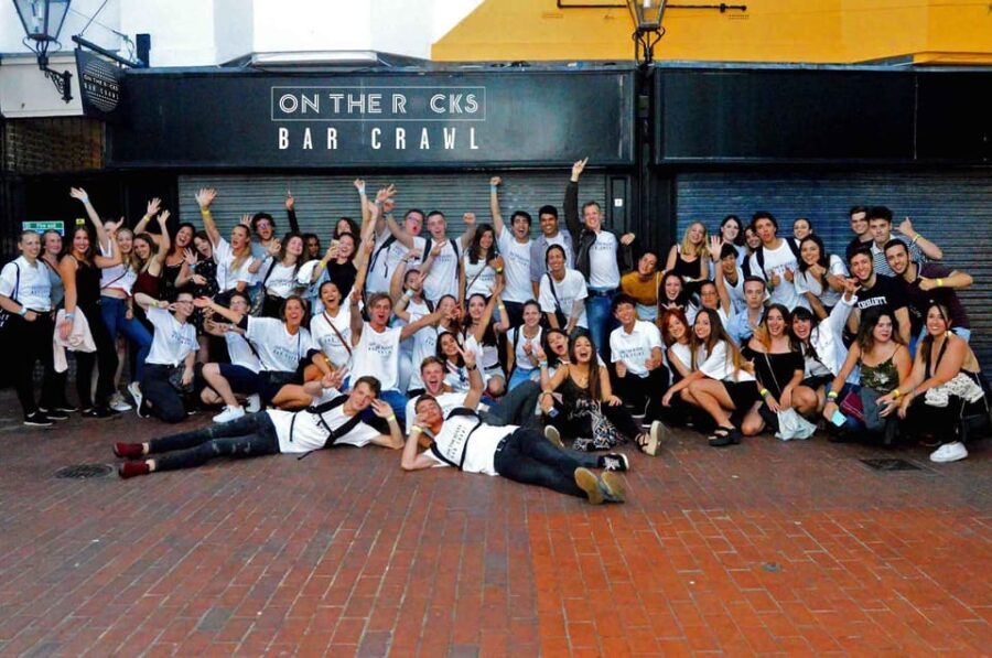Edinburgh Bar Crawl: 5+ Venues, Free Shots, Free Club Entry - Experience Highlights