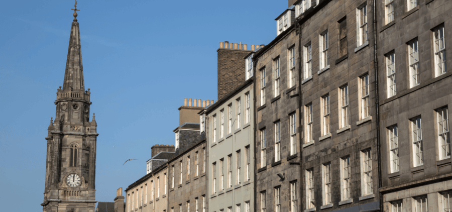 Edinburgh: Old Town Walking Tour With an APP - Tour Overview and Details