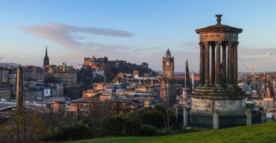 Edinburgh: Private Exclusive History Tour With Local Expert - Tour Overview