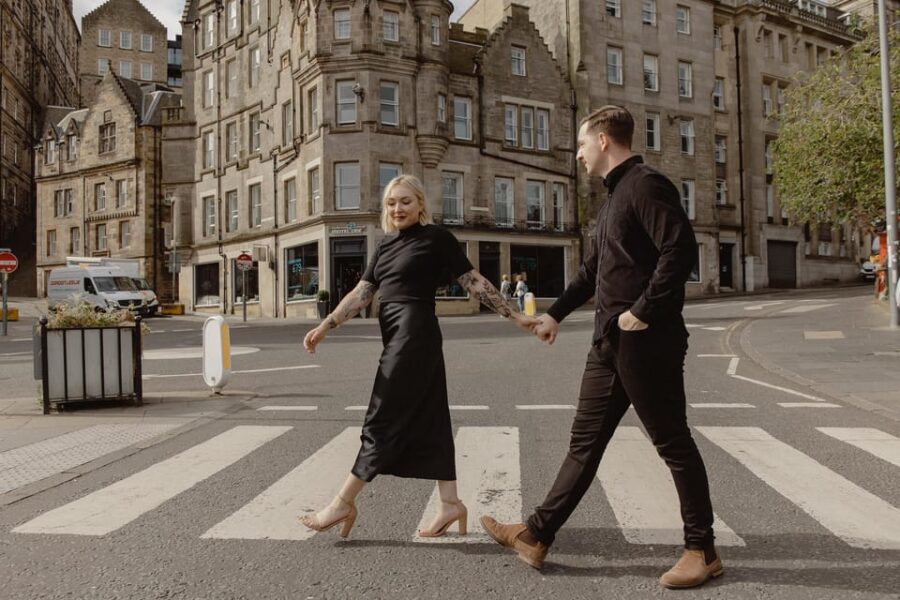 Edinburgh: Scenic Photo Walk With Professional Photographer
