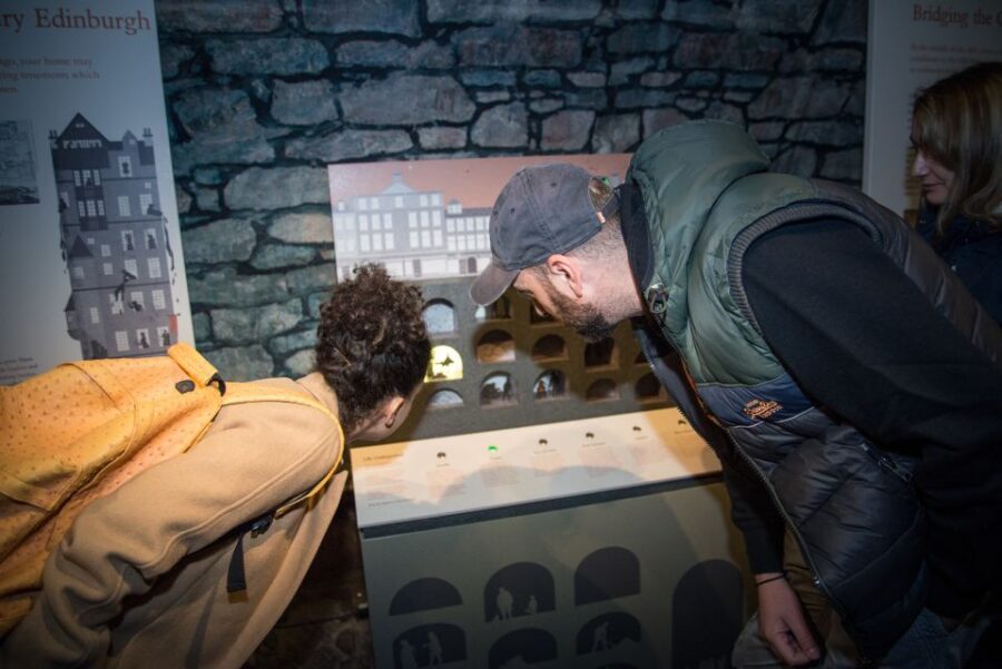Edinburgh: Underground Vaults Evening Ghost Tour With Whisky - Tour Overview