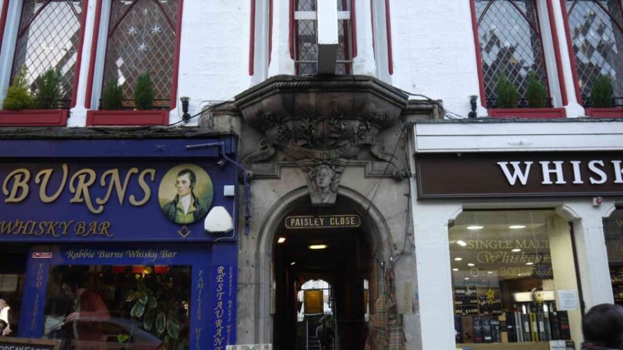 Edinburghs Royal Mile: A Self-Guided Audio Tour - Tour Overview