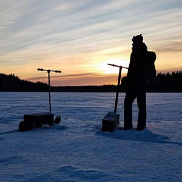 Electric Snowscootering in Lake Inari (2 Hours)