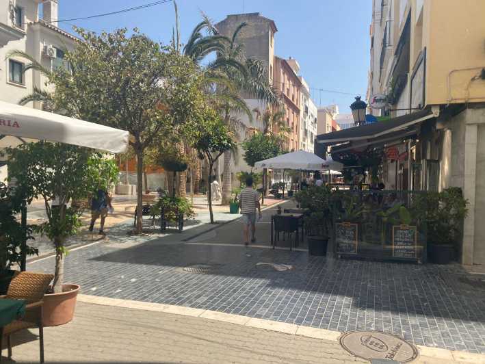Estepona: Harbor Tour and Tapas Tasting in Estepona Old Town