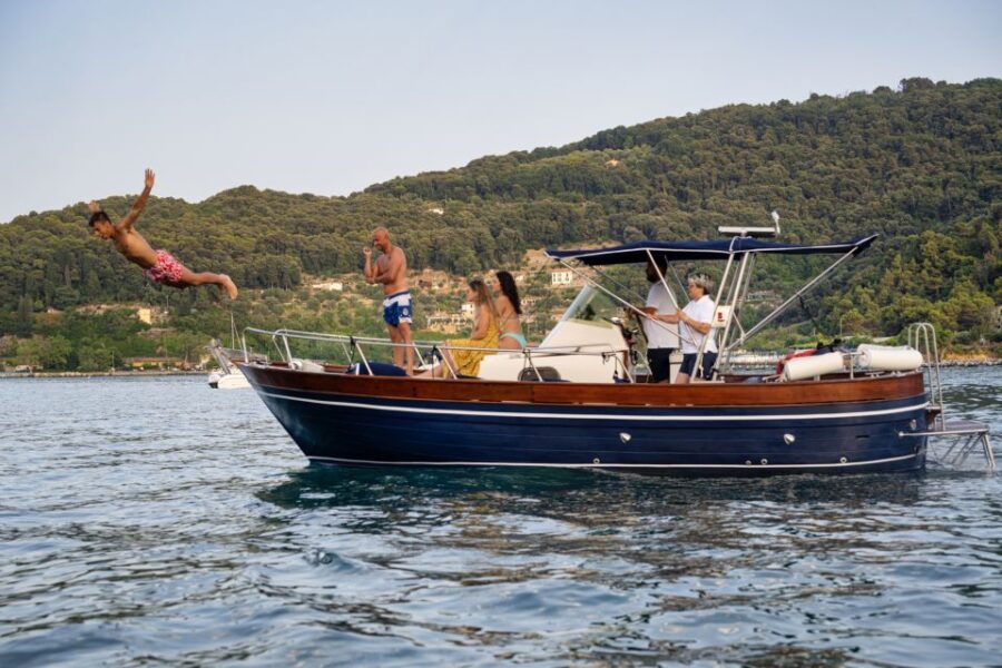 Exclusive Tour 4 Hours: Gulf of Poets, Villages, and Three Islands