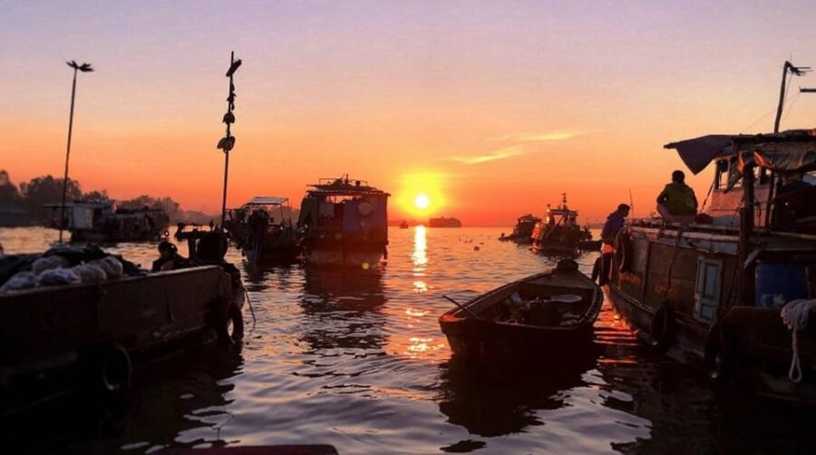 Explore Cai Rang Famous Floating Market in Can Tho