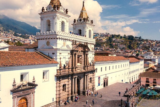 Explore Old Town Quito: Sightseeing, Food, Culture Small Group Walking Tour - Sightseeing Highlights