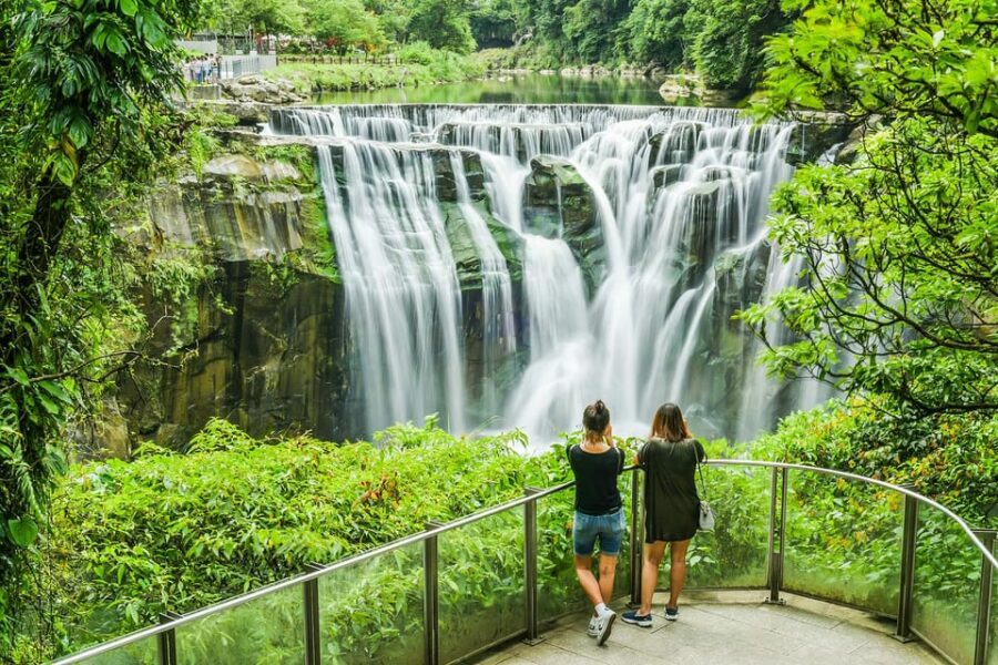 🏮Discover Taiwans Charms: Jiufen & Shifen Private Day Tour - Overview and Highlights