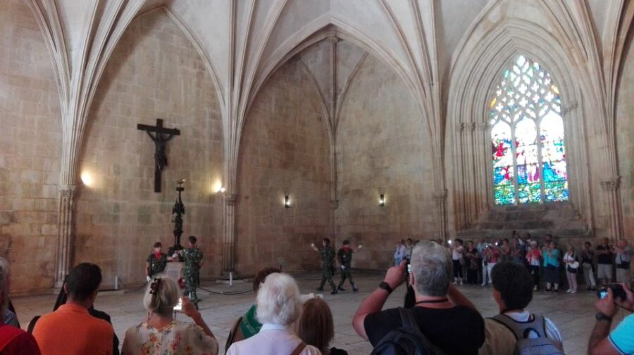 Fátima, Batalha, Alcobaça, Nazaré and Óbidos Private Tour