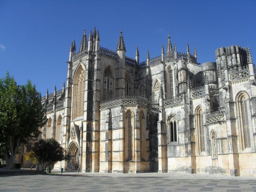 Fátima, Batalha, Nazaré, Tomar & Óbidos: Place of Miracles