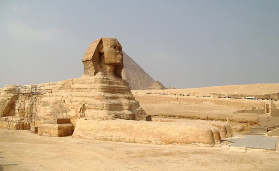 Female Guided-Pyramids, Memphis, and Sakkara Day Trip