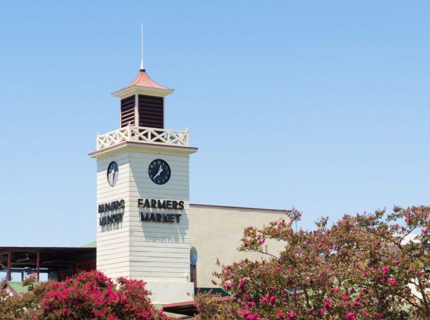 Festive Los Angeles: A Christmas Walking Tour