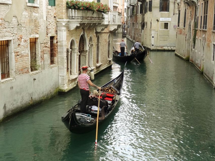 Float Privately: Gondola Tour of Peggy Guggenheim - Tour Overview and Pricing