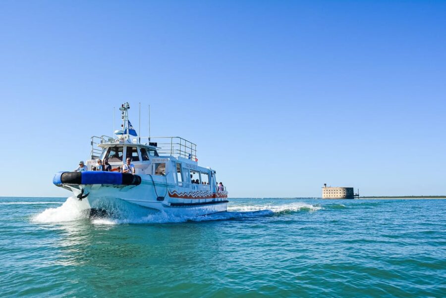 Fouras: Boat Tour of Fort Boyard & Tour of Île D'aix