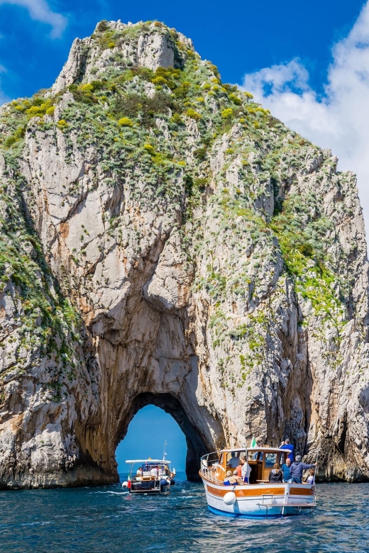 From Amalfi: Group Boat Tour to Capri With Drinks & Swimming
