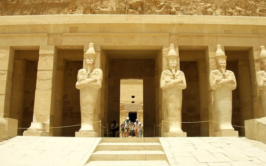 From Aswan: Private Overnight Trip to Luxor With Temples