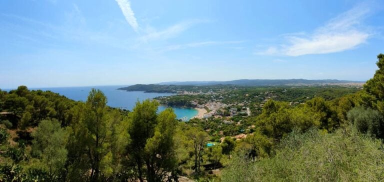 From Barcelona: Costa Brava Coastline Medieval Village Tour