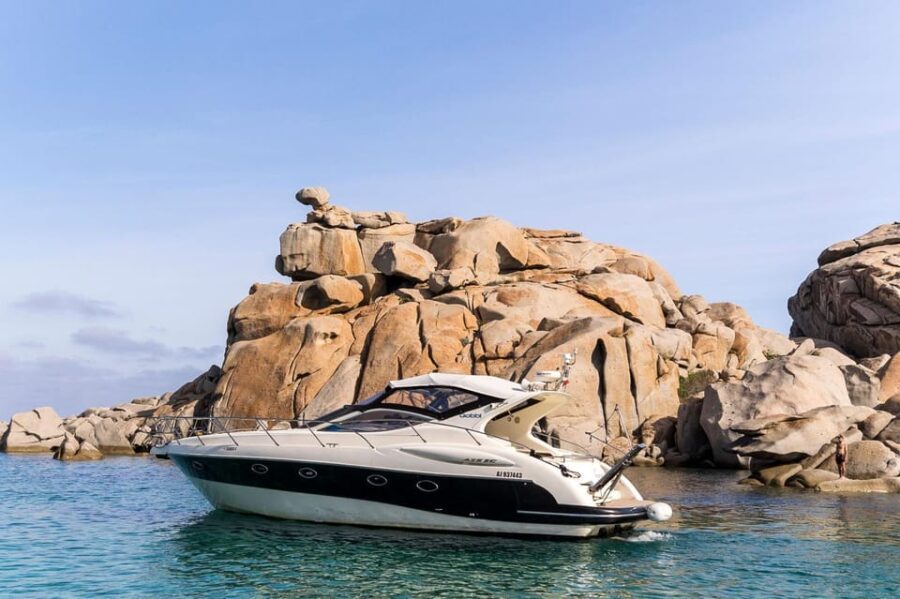 From Bonifacio: Lavezzi Islands and Bonifacio Boat Tour