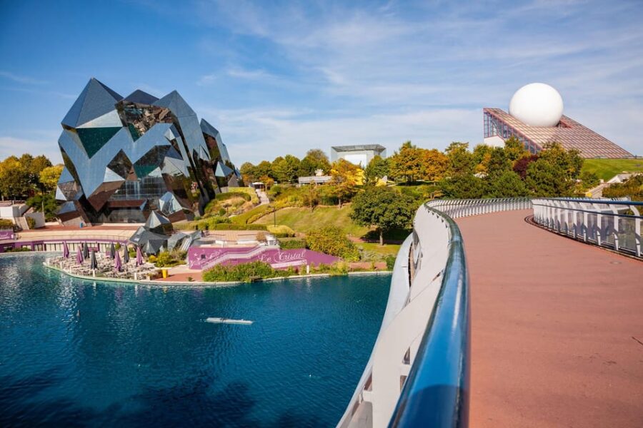 From Bordeaux: Visit the Futuroscope + City-Tour in Poitiers