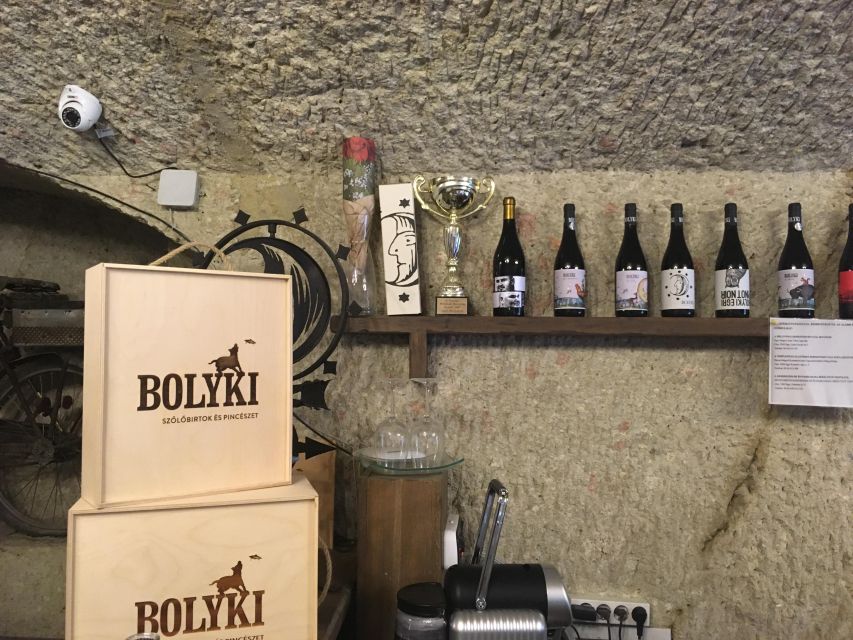 From Budapest: Private Sightseeing And Wine Tour in Eger