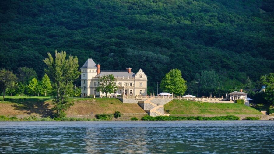 From Budapest: Roundtrip Visegrád Hydrofoil Cruise