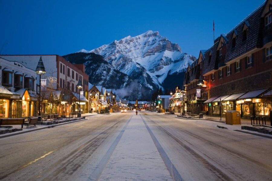 From Canmore/Banff: Lake Louise and Johnston Canyon Tour