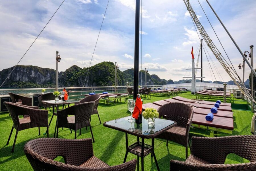 From Catba: Lan Ha Bay 2D1N With Venezia Cruises