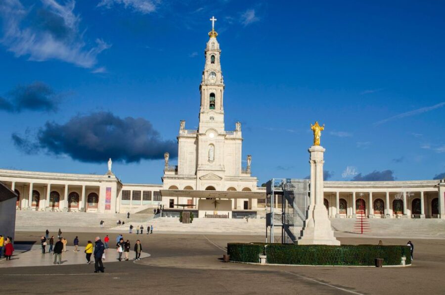 From Coimbra – Fátima, Nazaré & Batalha Private Tour