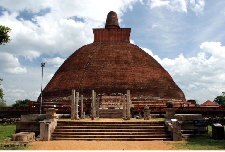 From Dambulla/Sigiriya: Ancient City of Anuradhapura by Bike