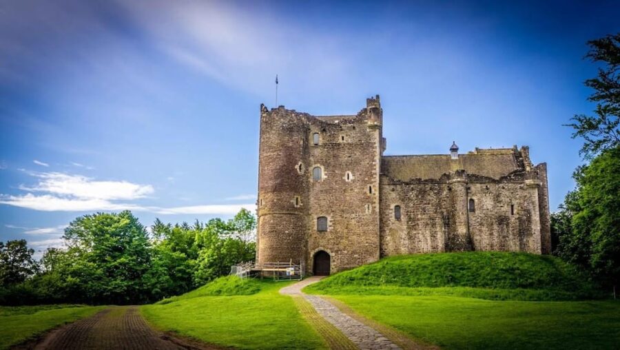 (From Edinburgh) Highland Hike, Loch Paddle, and Castles
