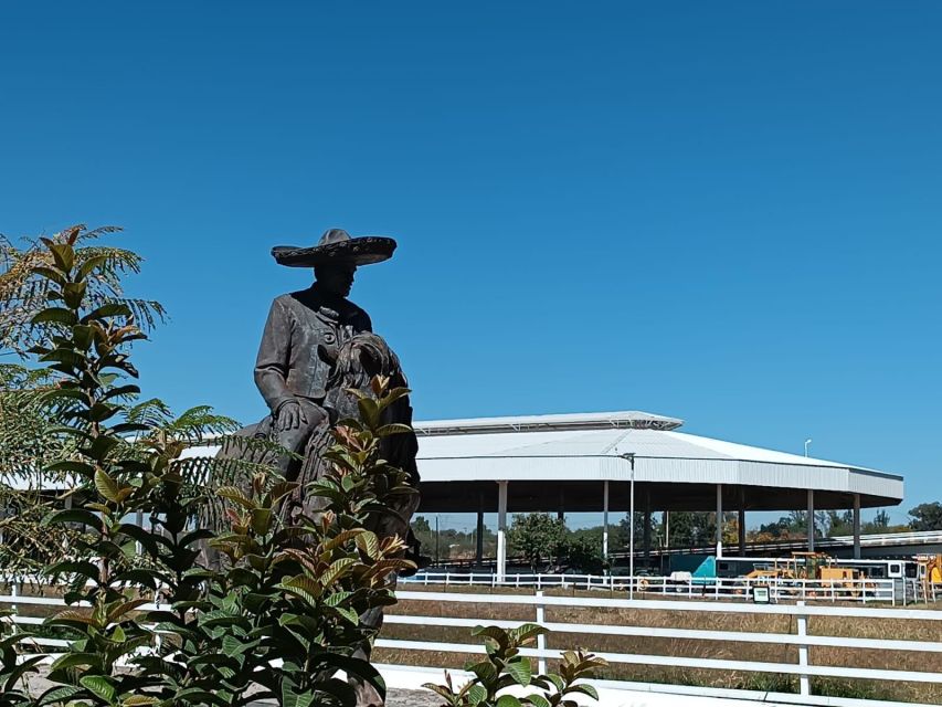 From Guadalajara to Chapala Lake: Funny and Cultural Tour
