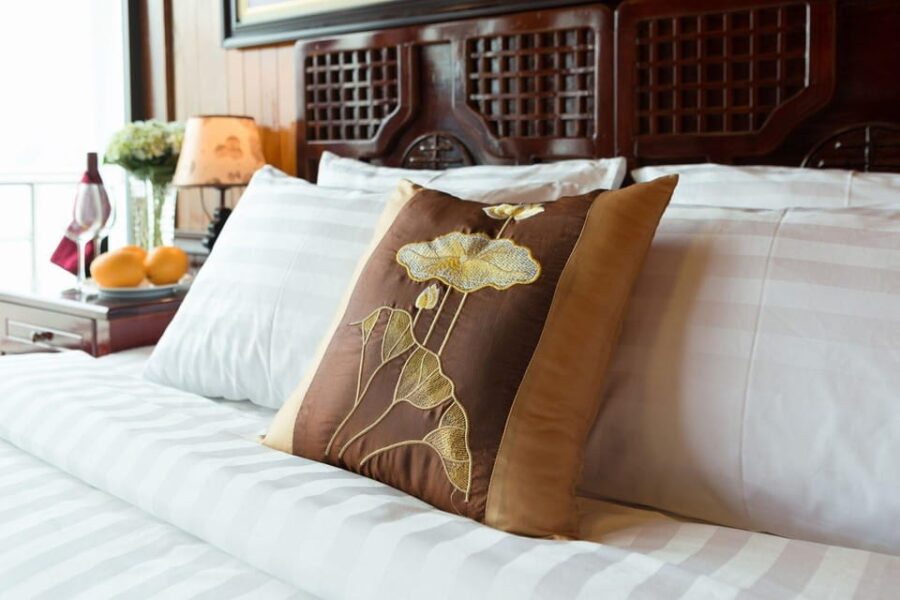 From Hanoi: Halong Bay 2-Day Cruise With Meals and Transfer
