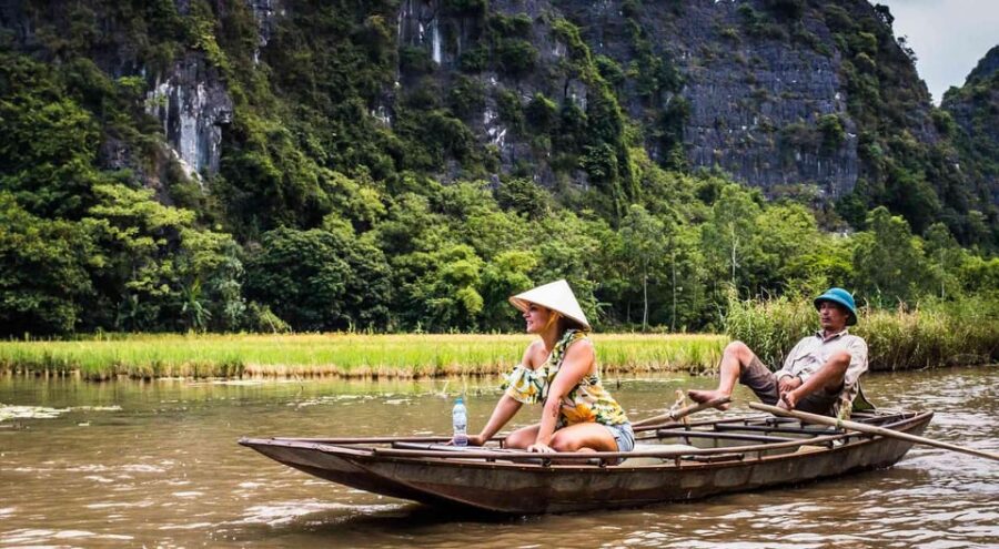 From Hanoi: Hoa Lu, Tam Coc or Trang An Day Trip