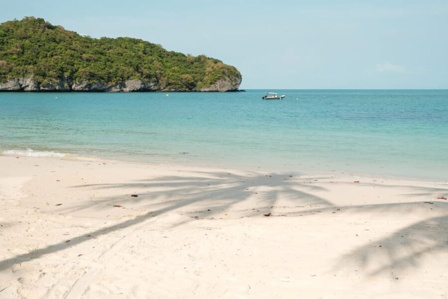 From Koh Samui:Snorkling and Kayaking at Angthong Islands