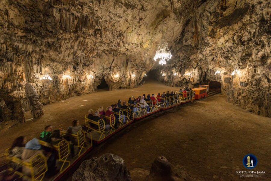 From Ljubljana: Postojna Cave and Predjama Castle Tour