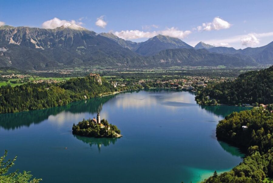 From Ljubljana: Trip to Lake Bled and Bled Castle