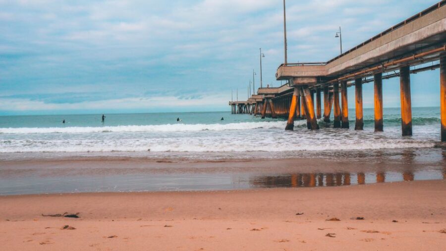 From Los Angeles: Full Day L.A Suburbs and Attractions Tour
