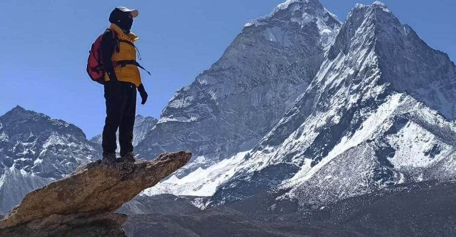 From Lukla: Everest High Pass Trek – 15 Days