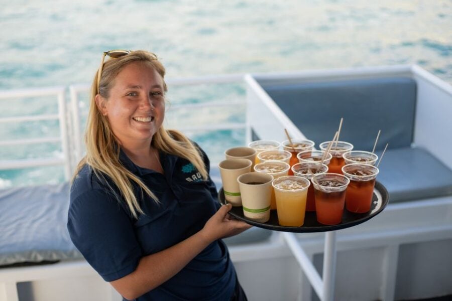 From Maalaea: Sunset Dinner Cruise Aboard the Quicksilver