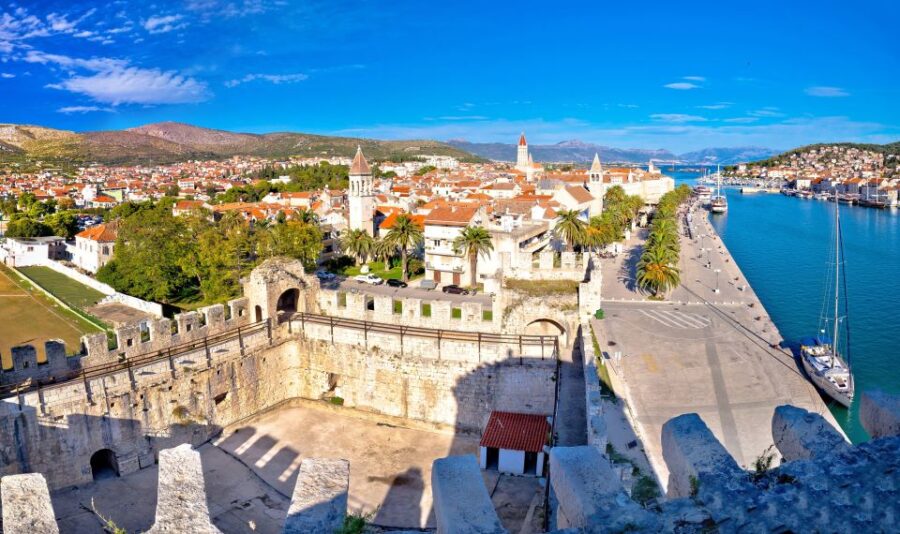 From Makarska Riviera: Full-Day Split & Trogir Tour
