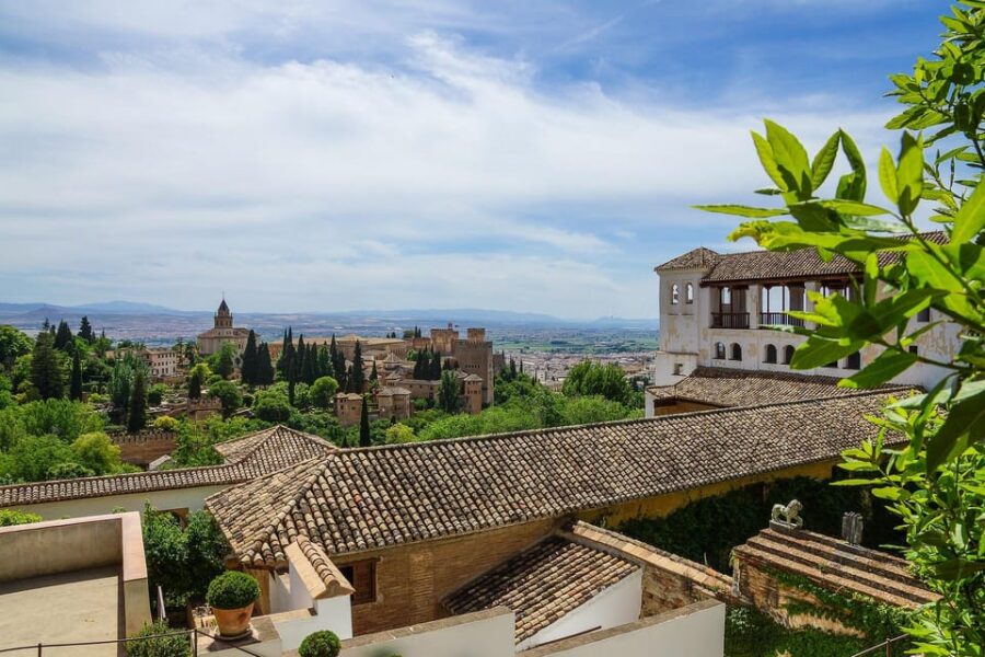 From Málaga: Sunset Alhambra Tour With Tickets