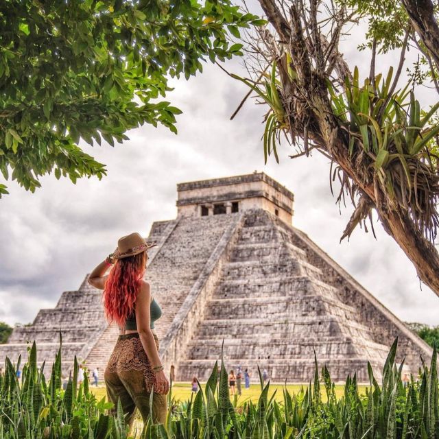 From Mérida: Chichén Itzá, Cenote Ik Kil, and Izamal Tour