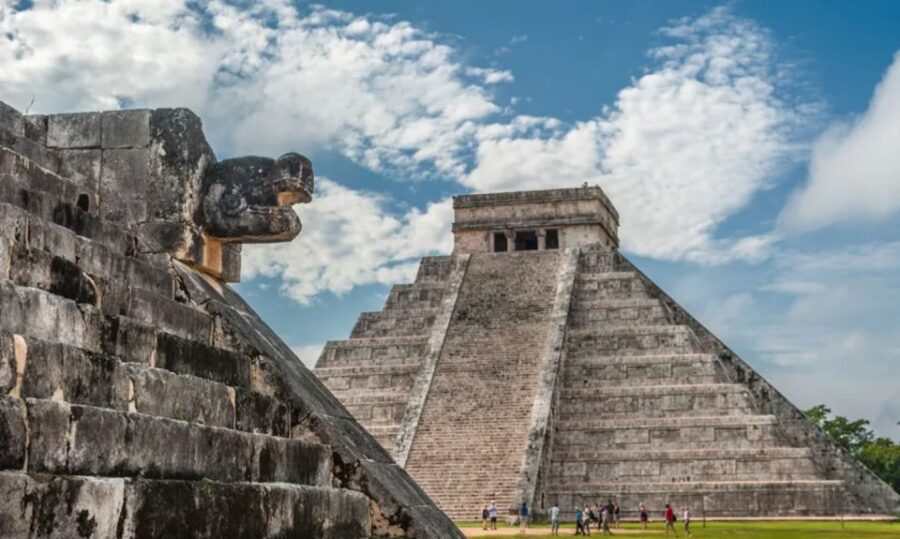 From Merida: Guided Tour to Chichen Itza, Izamal & Cenote