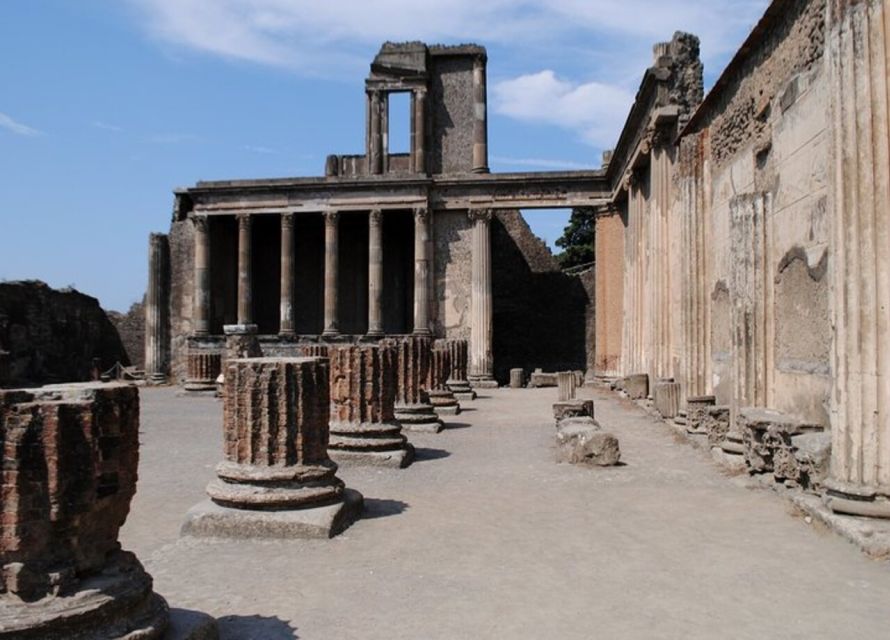 From Naples: Pompeii & Sorrento With Lunch