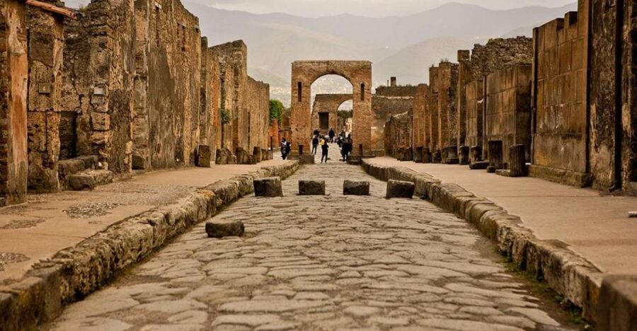 From Naples: Private Tour to Pompeii, Sorrento and Amalfi