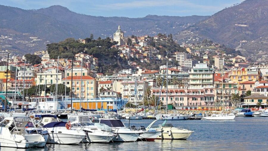 From Nice: Full-Day Italian Market, Menton, & La Turbie Tour