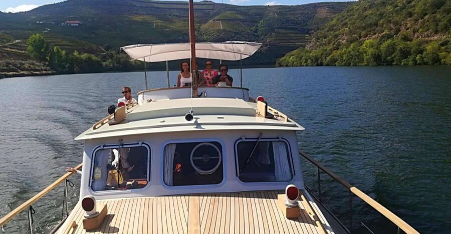 From Pinhão: Private Yacht Cruise Along the Douro River