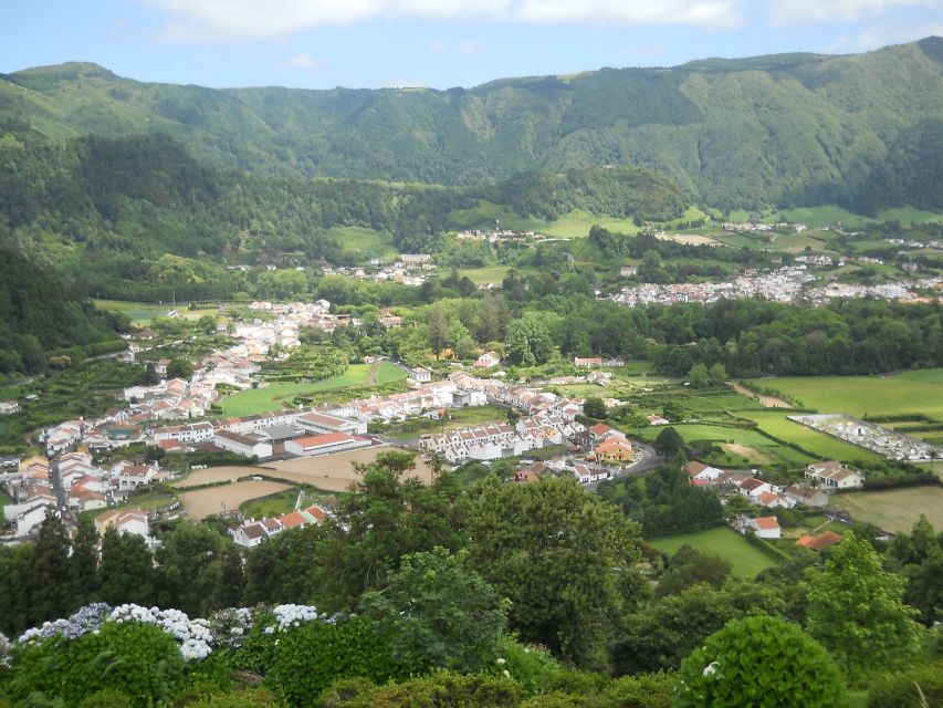 From Ponta Delgada: Furnas Guided Day Trip & 4x4 Adventure